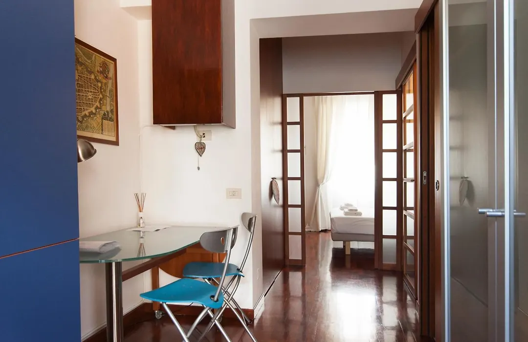 De Angeli Cozy Apartment- Youhosty-1